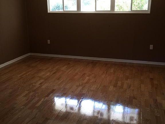 4th image of 4909 Branch Ln