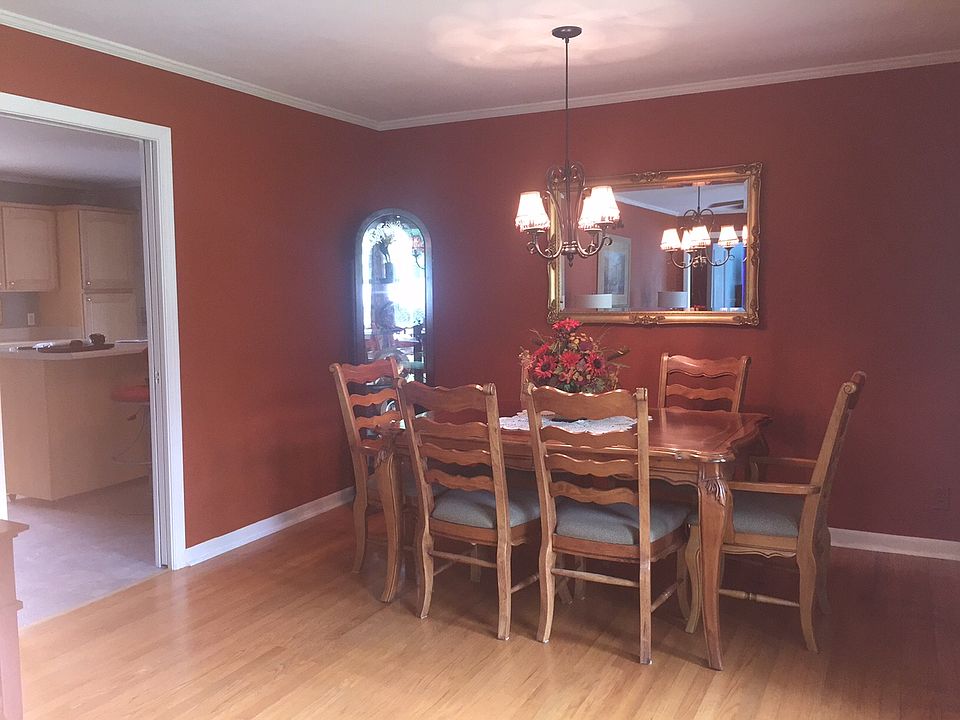 1st image of 304 E 16th St