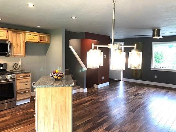5th image of 122 Mohawk Dr