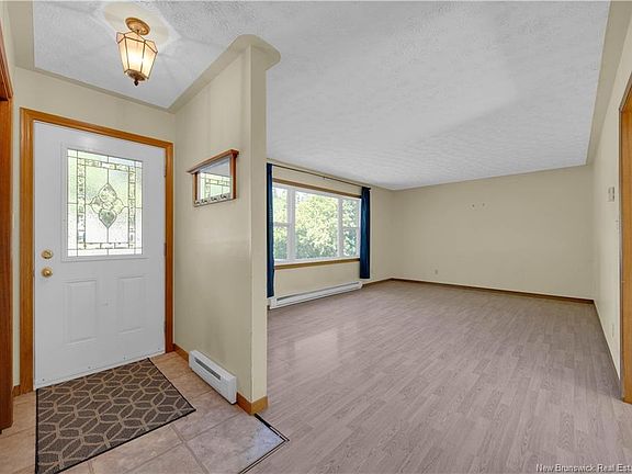 3rd image of 5 Birch Ln