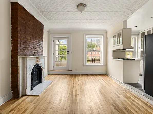 246 Cumberland Street image 1 of 10