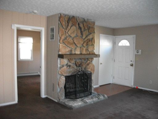 3rd image of 1811 Fernwood St