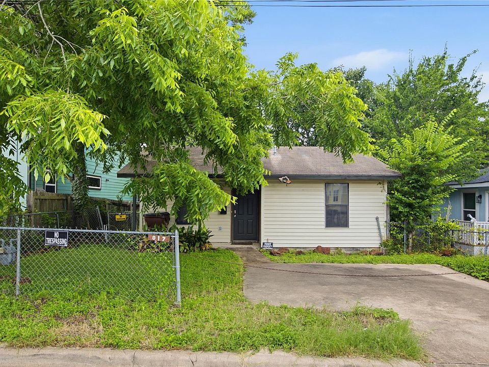1st image of 817 Chihuahua St
