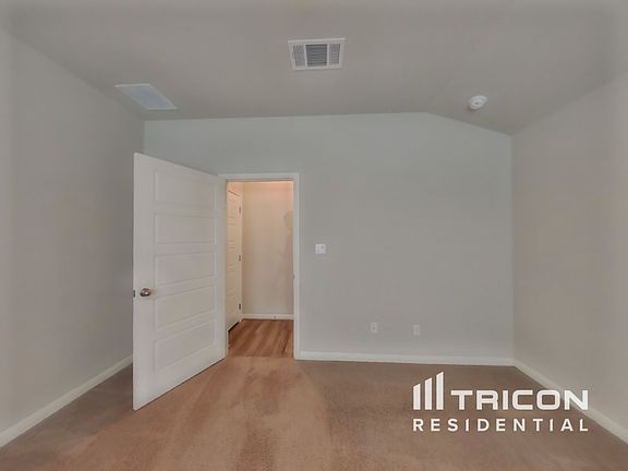 5th image of 13686 Paxton Blvd