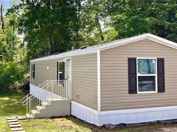 1320 W Main St, Grove City, PA 16127