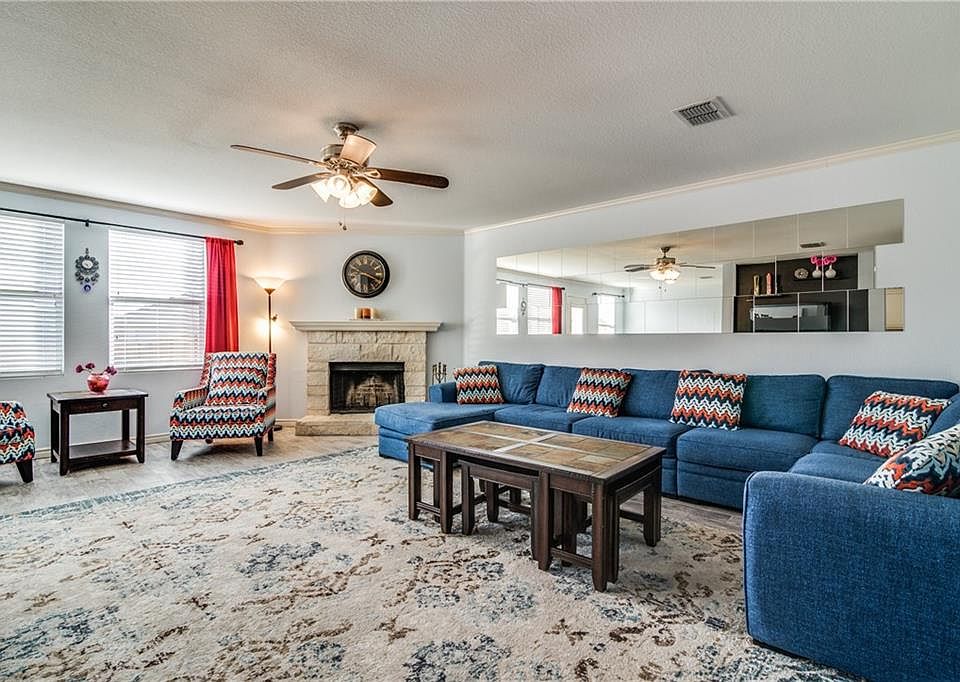 1st image of 3004 Lake Vista Dr