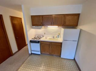 907 Main St APT 8, La Crosse, WI 54601
