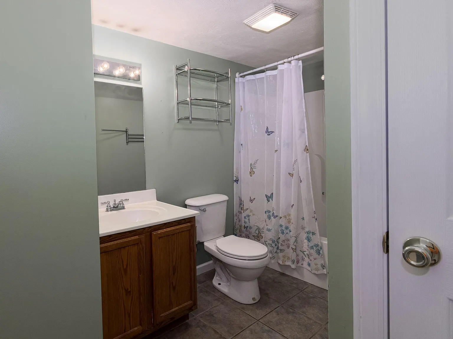 214 Wall St — Photo 4