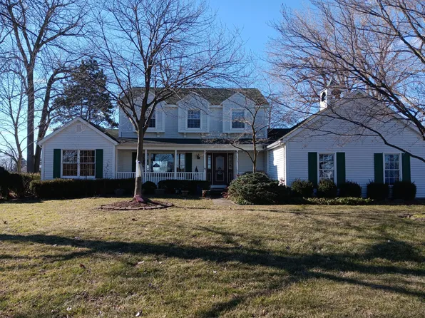 27620 Elba Dr, Grosse Ile, MI 48138