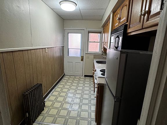4th image of 41 N 10th St APT 1
