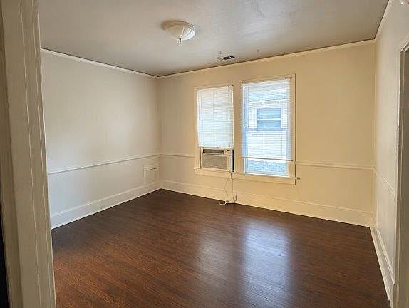 4th image of 230 Hawthorne St APT 4