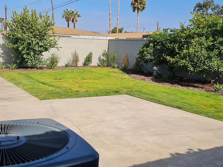 Newly Renovated 3 Bedroom Home in Orange — Photo 22