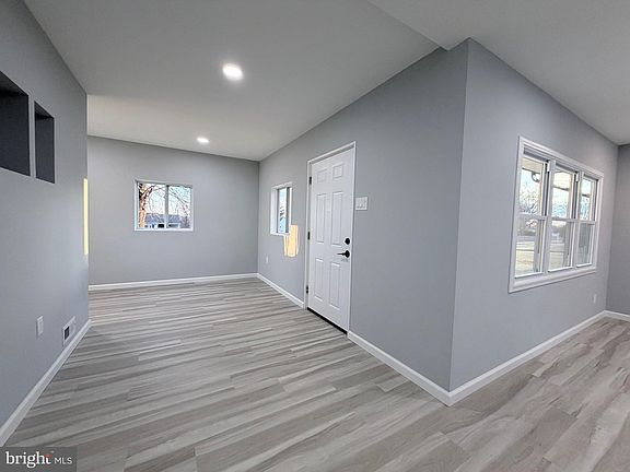 5th image of 679 Trenton Rd