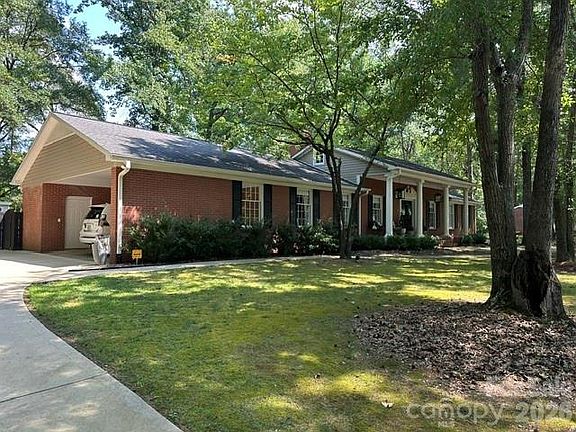 3rd image of 1414 Clark Pl