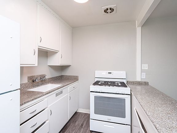 5th image of 2850 Darwin St #F-7