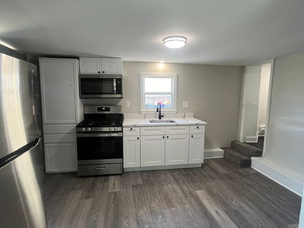 2 E 9th St APT A, Marcus Hook, PA 19061