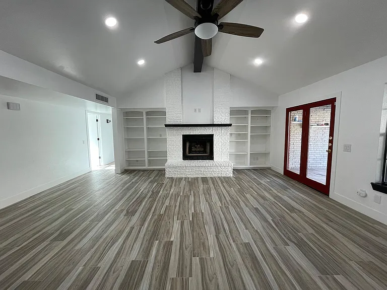 6729 Villa Hermosa Dr — Photo 3