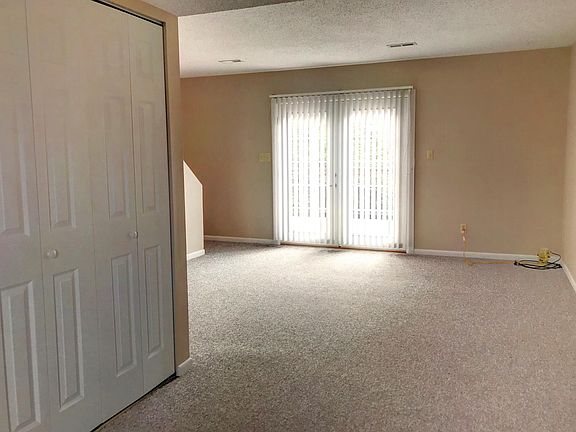 4th image of 700 Lake Point Dr APT 2