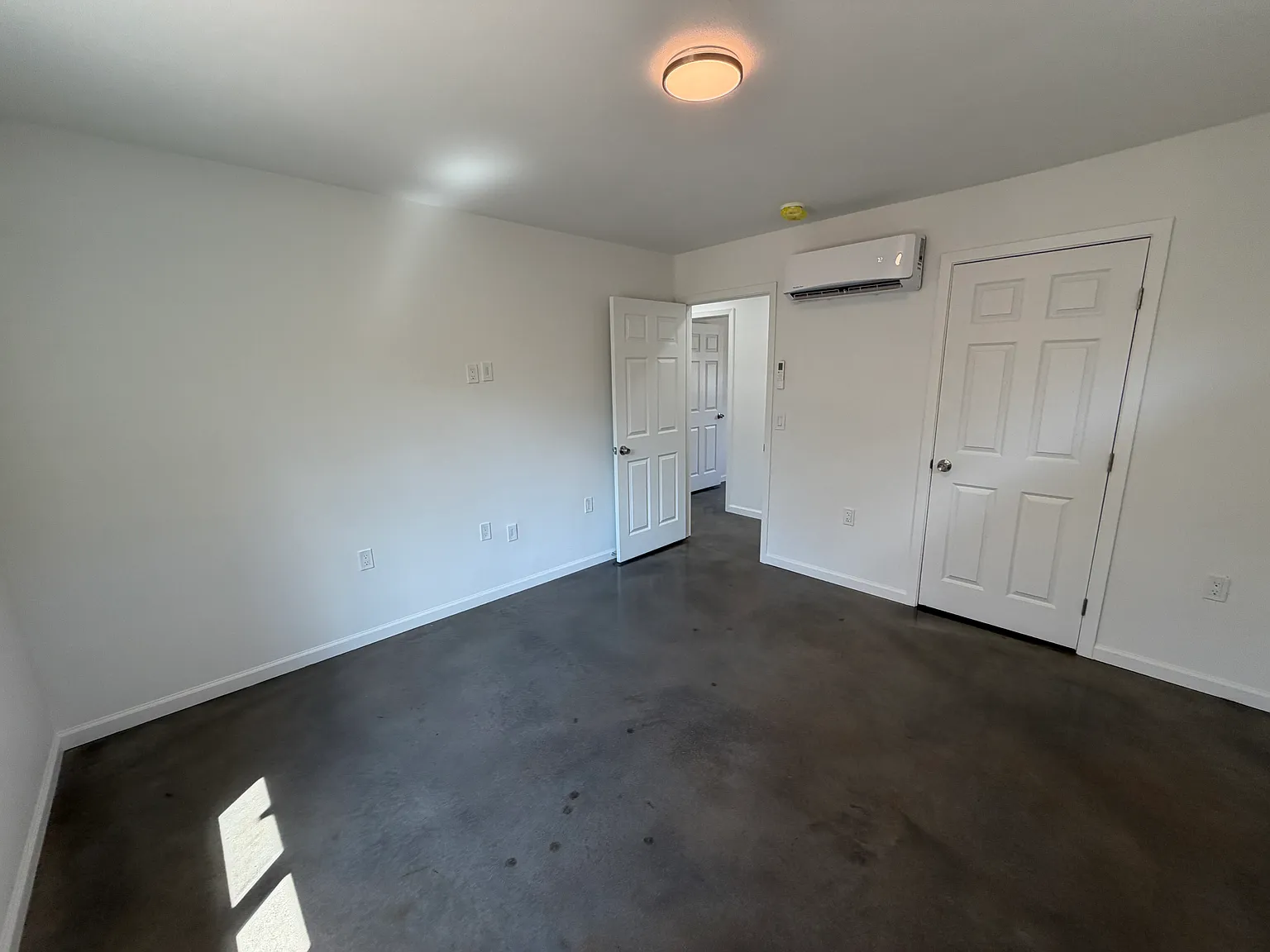 2 bed, 980 sqft, $1,500 — Photo 3