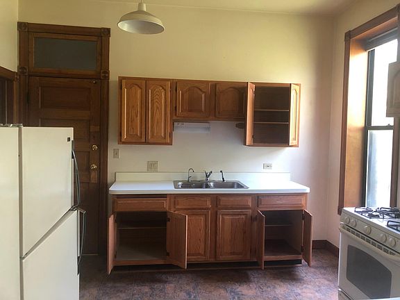 5th image of 3301 S Lowe Ave Rear 2