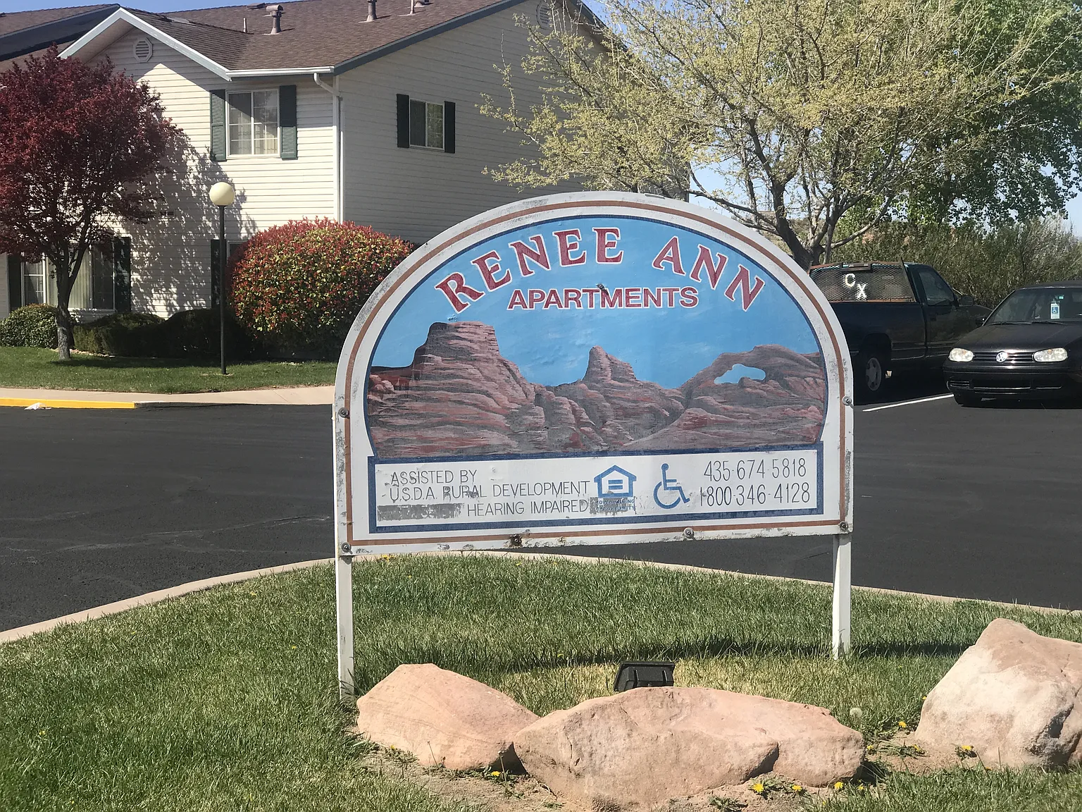 Renee Ann Apartments — Photo 1