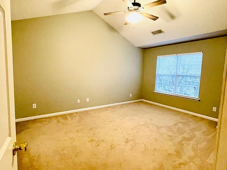 8903 Roseton Ln — Photo 6