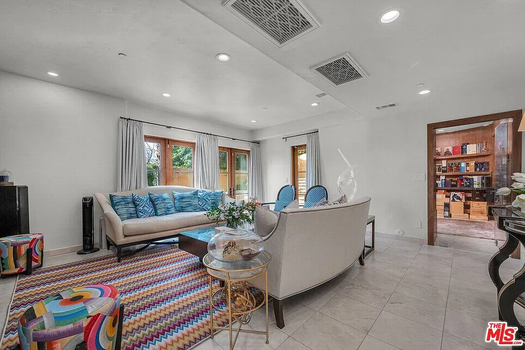 3110 Benedict Canyon Drive - 1 — Photo 3