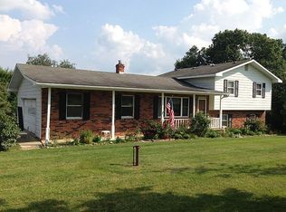 7749 Hamburg Rd, Brighton, MI 48116