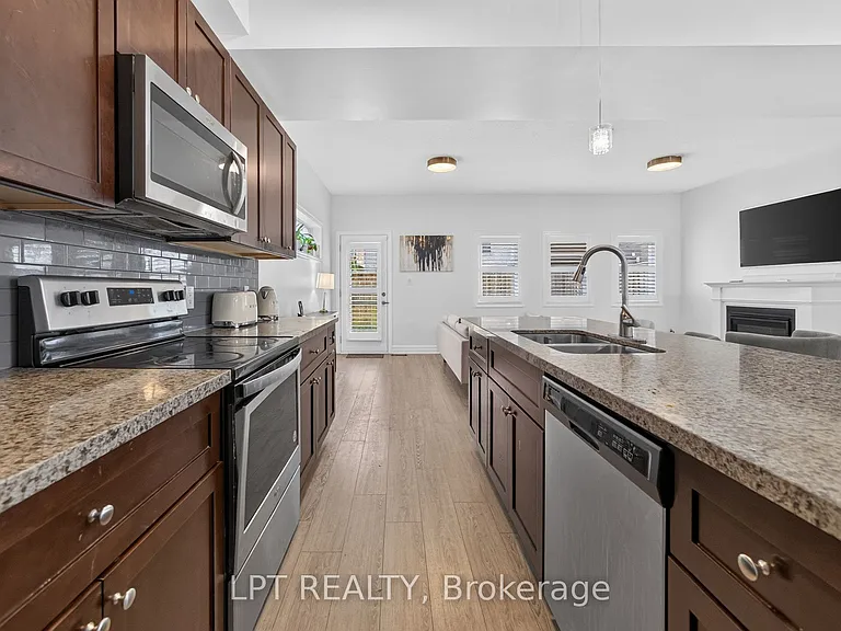 148 Hollybrook Trl S — Photo 18
