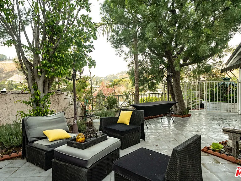 2461 Jupiter Dr — Photo 9