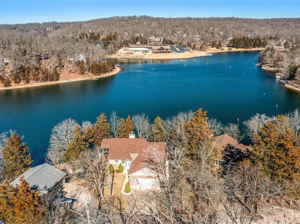 1454 S Lake Sherwood Dr, Lake Sherwood, MO 63357