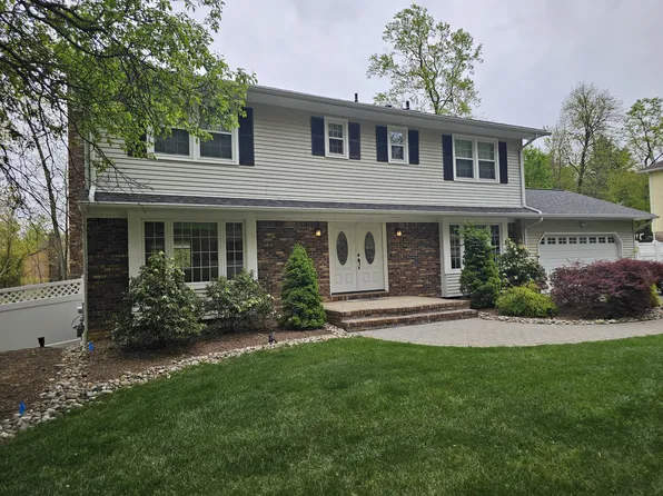 79 S Powder Mill Rd, Morris Plains, NJ 07950