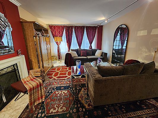 3rd image of 41 W 58th St APT 9C