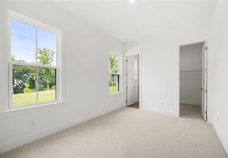 2815 Medford Dr — Photo 21