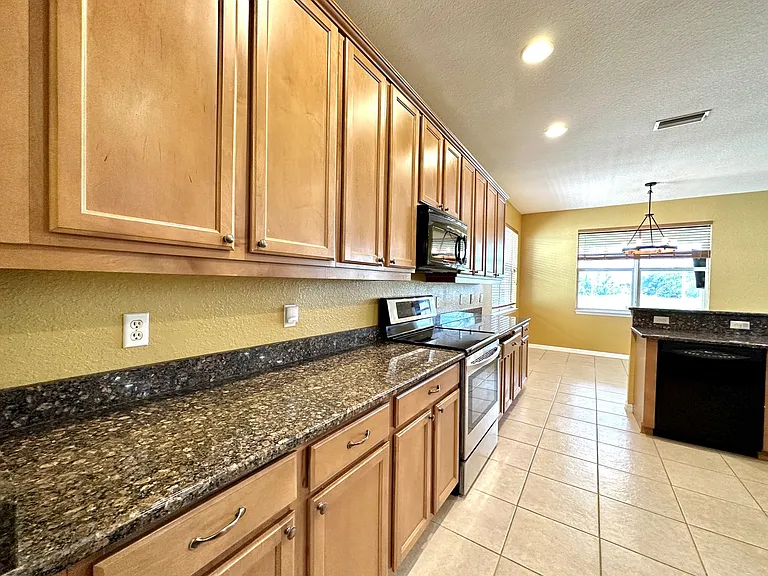 1799 Scarlett Ave — Photo 12
