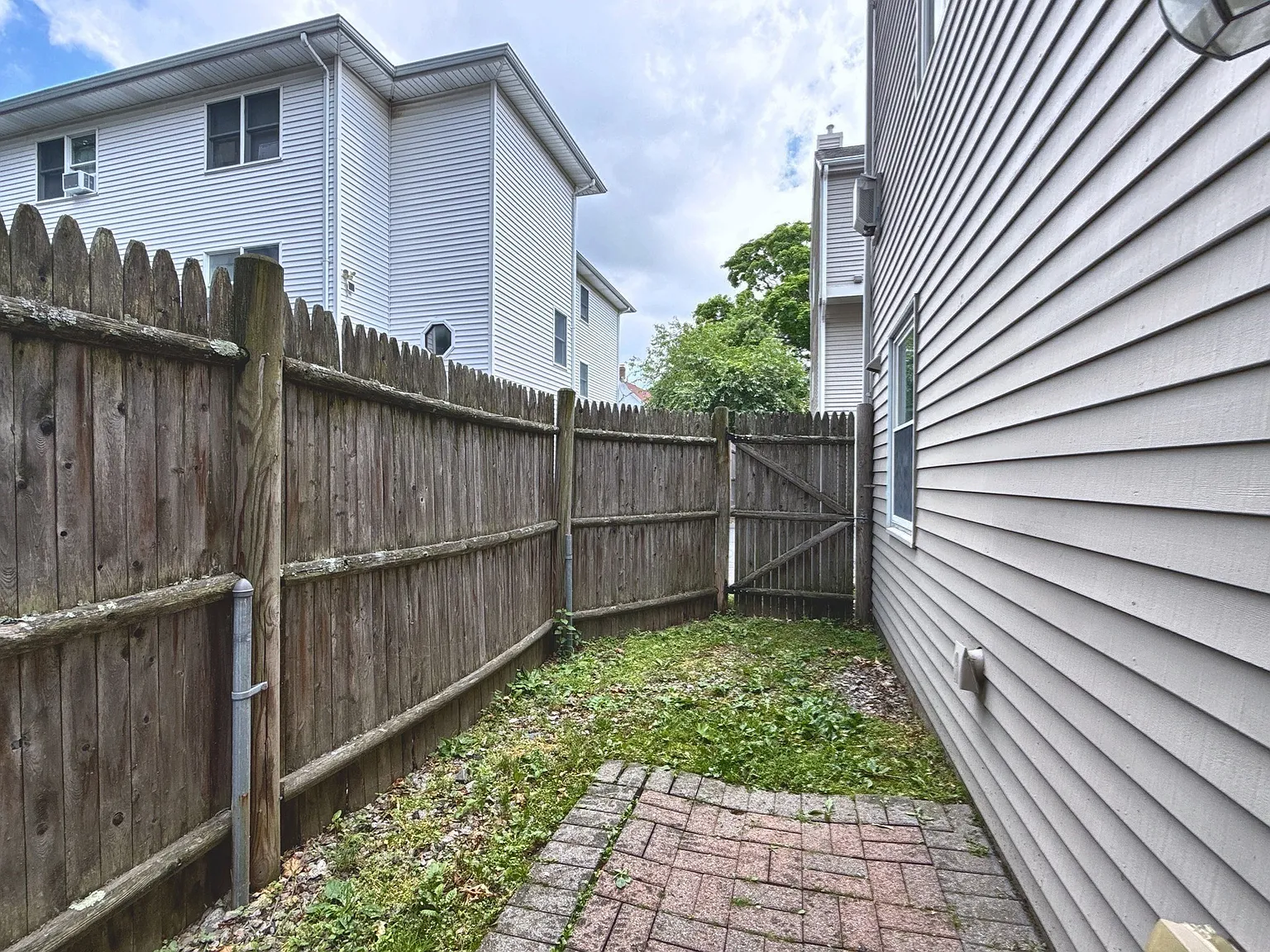 2 bed, 2.5 bath, 1471 sqft, $4,550 — Photo 4