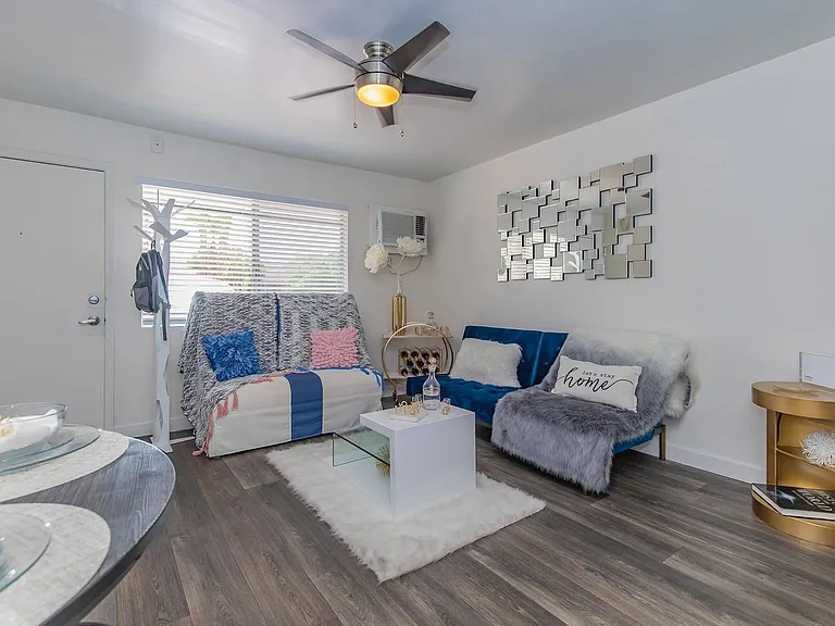 Studio 710 Apartments — Photo 37