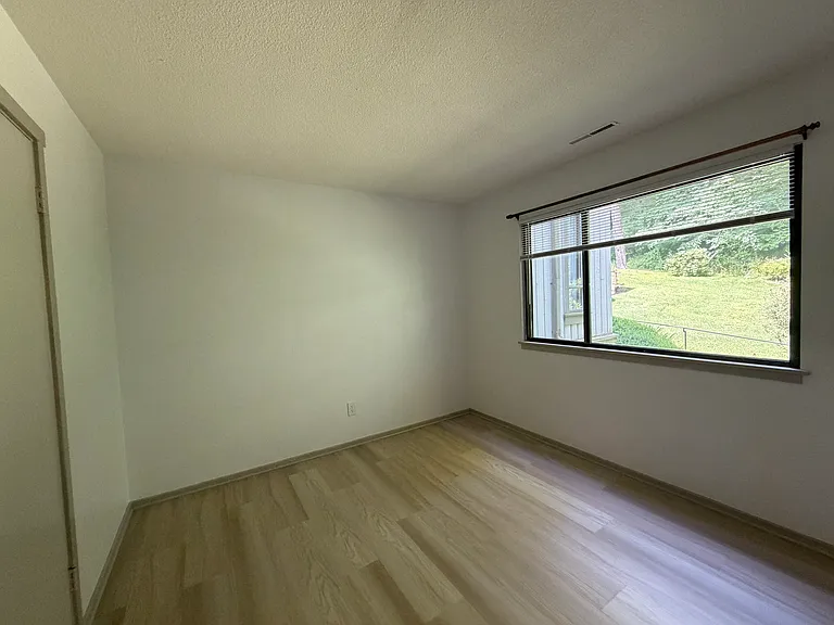 129 Heritage Vlg #D — Photo 13