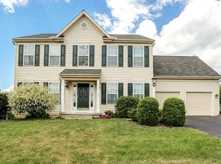 607 Rose Petal Ln, Mount Joy, PA 17552
