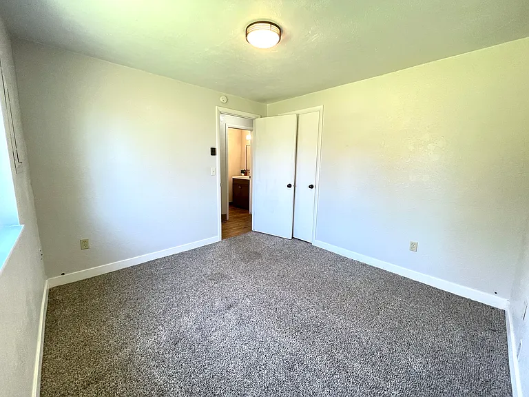207 E Omaha St — Photo 20