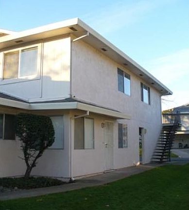 2nd image of 3703 Park Dr APT 2