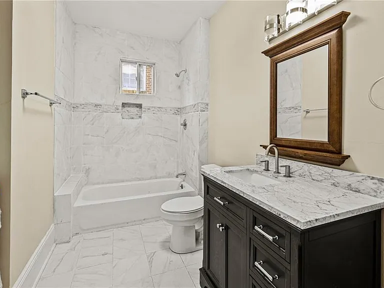 S Elizabeth Pl NW — Photo 12