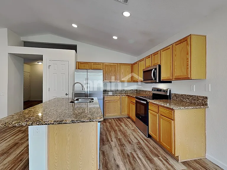 4722 E Silverwood Dr — Photo 3