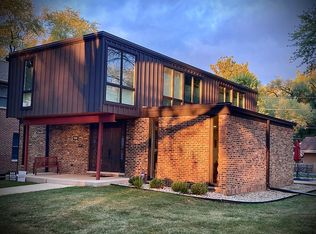 9303 Lincolnwood Dr, Evanston, IL 60203