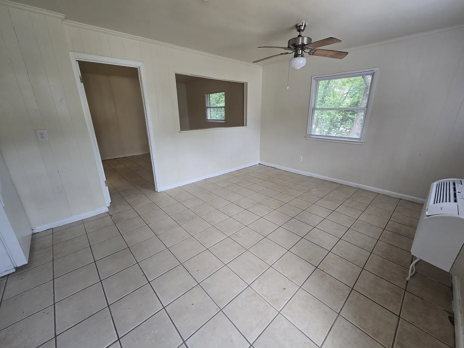 1 bed, 800 sqft, $995 — Photo 2