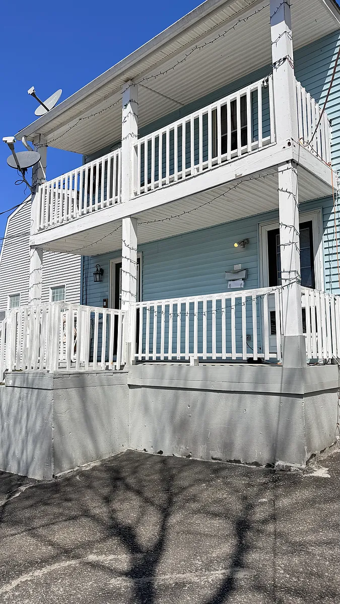 Building Photo - 26 Camptown Ave #1
