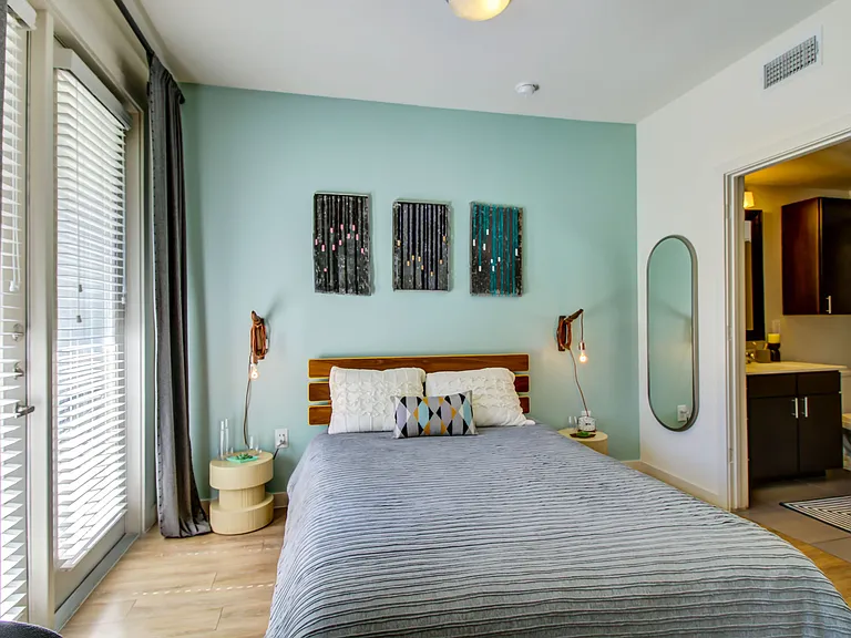 Elan East — Photo 6