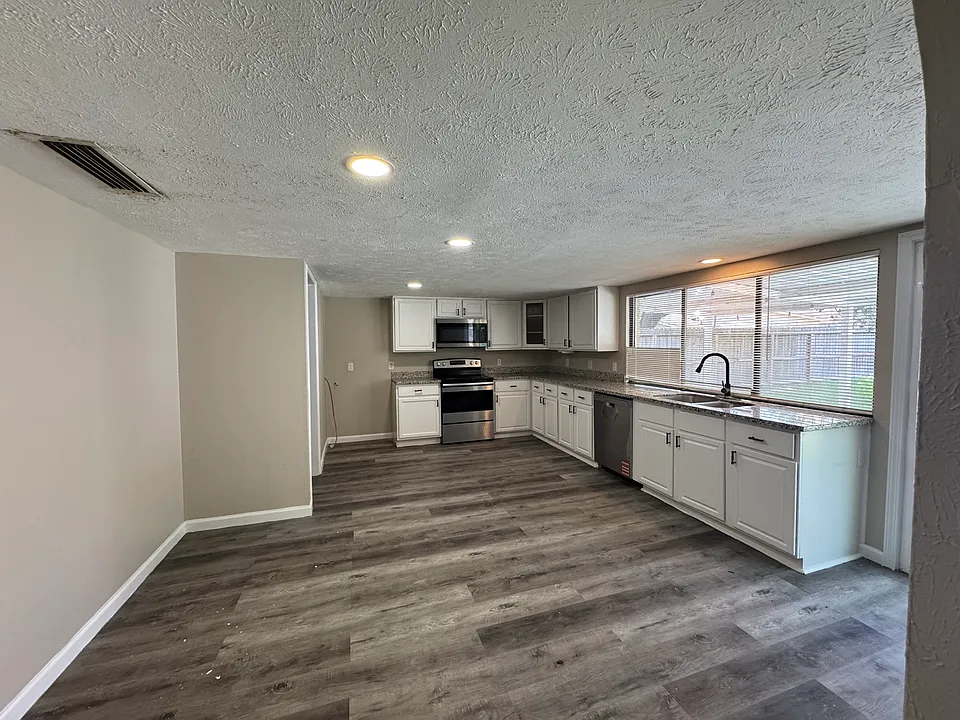 2130 Turtle Creek Dr