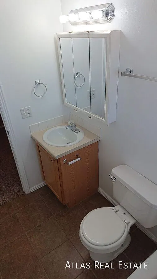 Fantastic Location near Rock Park and Downtown Castle Rock! 3 Bed 2 Bath! — Photo 2