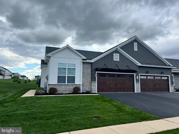 736 Aurora Dr, Mechanicsburg, PA 17055